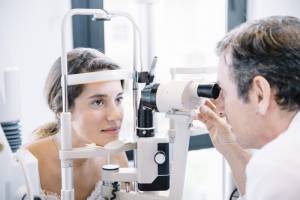 Salud ocular: 5 malos hábitos que perjudican tus ojos