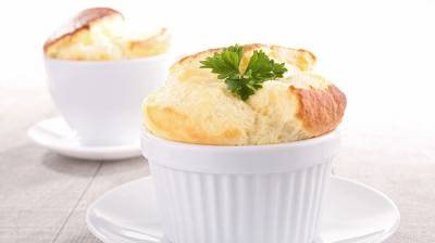 Soufflé de hierbas y nuez moscada