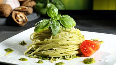 Espaguetis al pesto