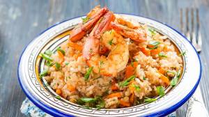 Arroz frito oriental con langostino