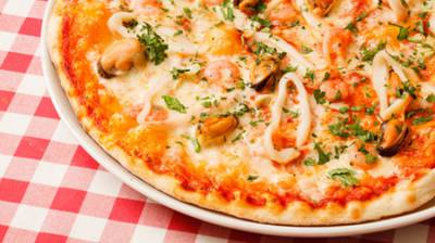 Pizza de mejillones y gambas