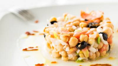 Ensalada de garbanzos y marisco