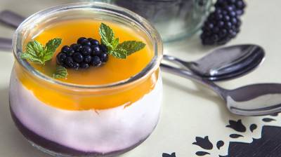 Crema de yogur con calabaza y mora