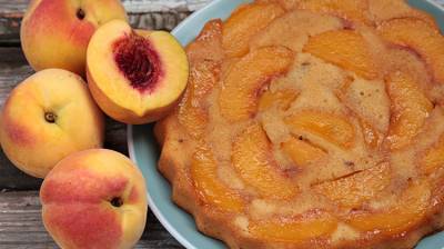 Tarta de melocotones naturales