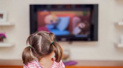 Niños y televisión ¿Cuánto tiempo deben verla?