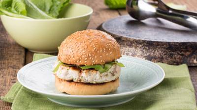 Hamburguesas de pavo con pepinillos